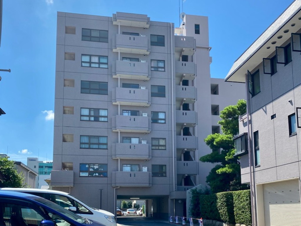 グレース川村